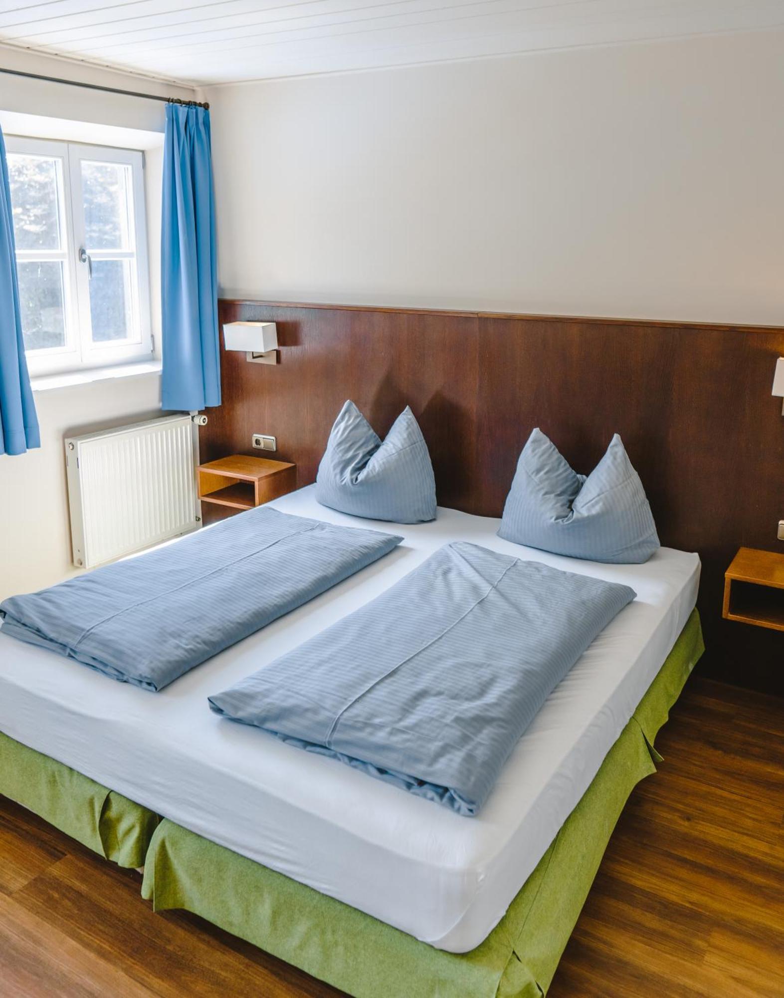 Hotel Restaurant Taverna Eching  Екстериор снимка