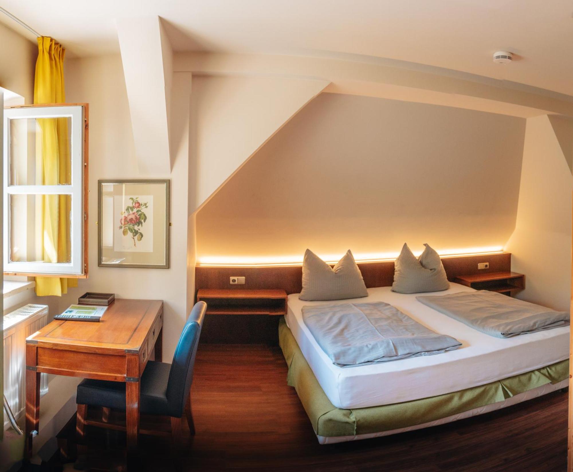 Hotel Restaurant Taverna Eching  Екстериор снимка